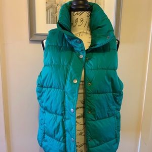 Old Navy green puffer vest